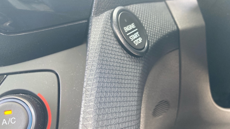 Ford Tourneo Connect 1.5 EcoBlue 120 Titanium 5dr Diesel Estate - Image 32