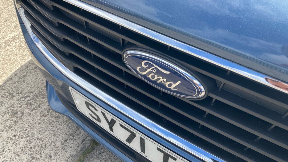 Ford Tourneo Connect 1.5 EcoBlue 120 Titanium 5dr Diesel Estate - Image 45