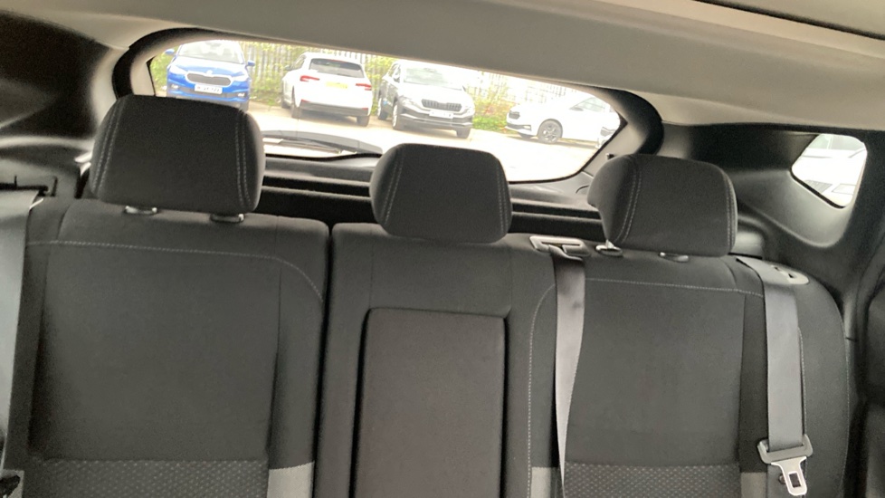 Nissan Qashqai 1.5 dCi N-Connecta 5dr Diesel Hatchback - Image 15