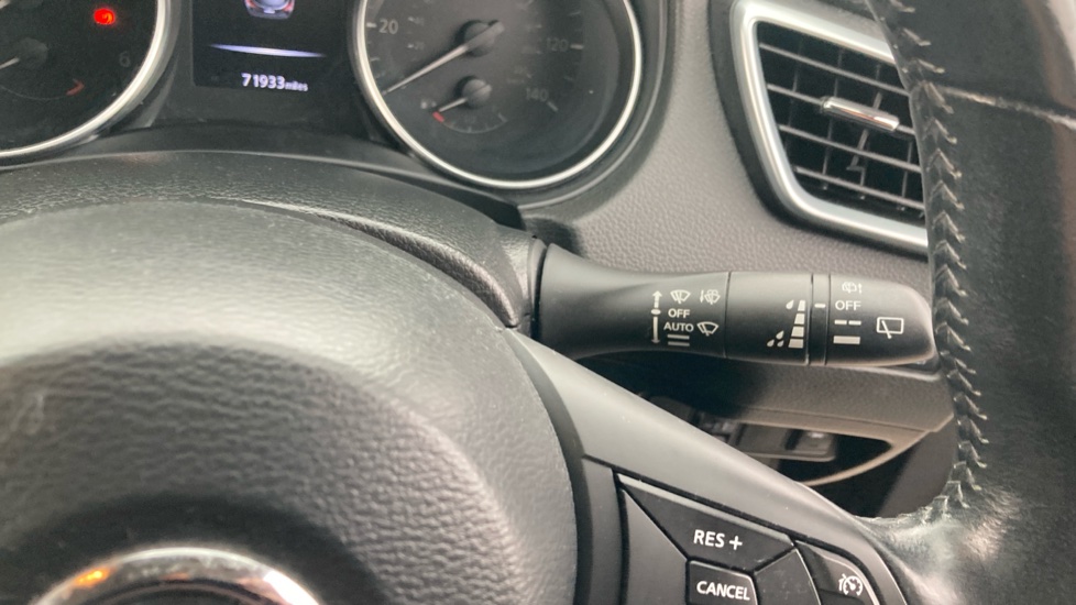 Nissan Qashqai 1.5 dCi N-Connecta 5dr Diesel Hatchback - Image 30