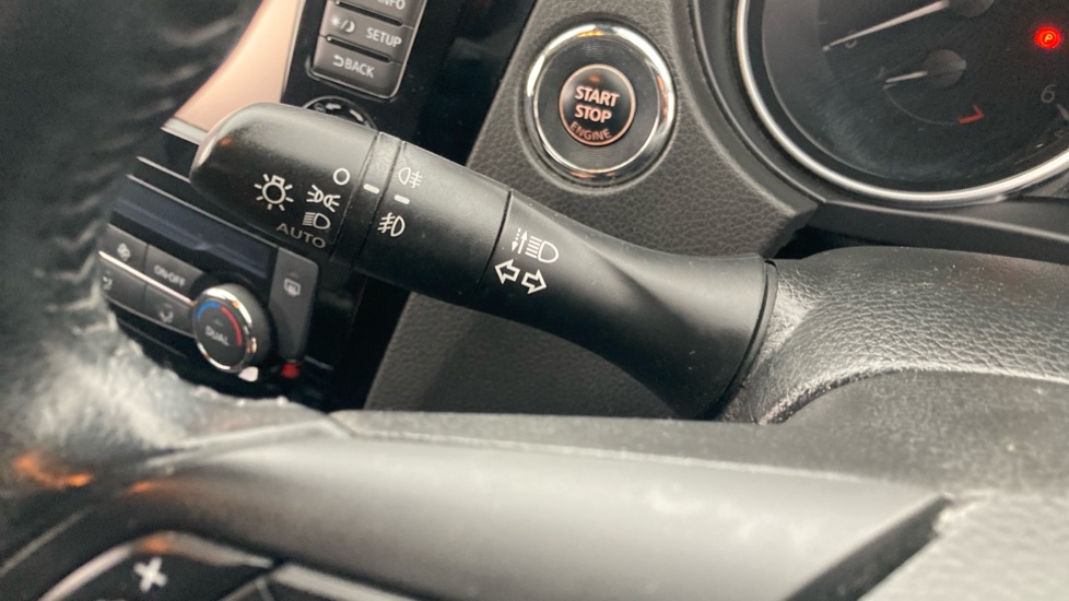 Nissan Qashqai 1.5 dCi N-Connecta 5dr Diesel Hatchback - Image 31
