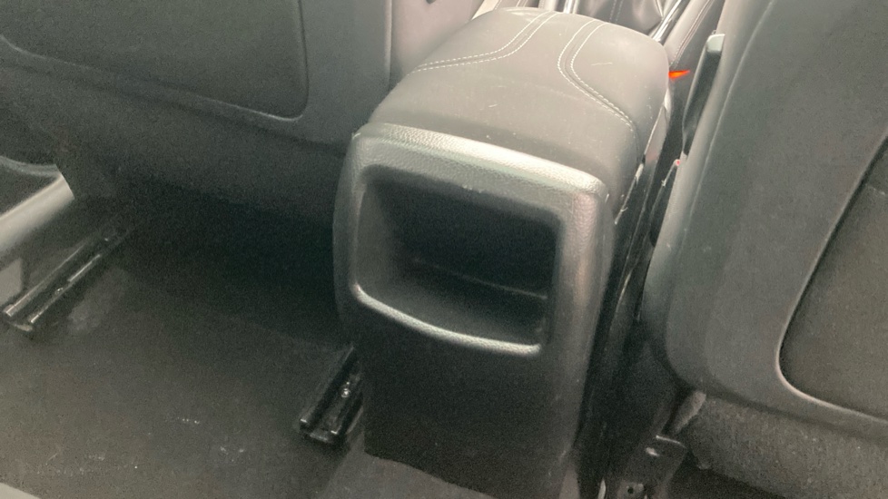 Nissan Qashqai 1.5 dCi N-Connecta 5dr Diesel Hatchback - Image 37