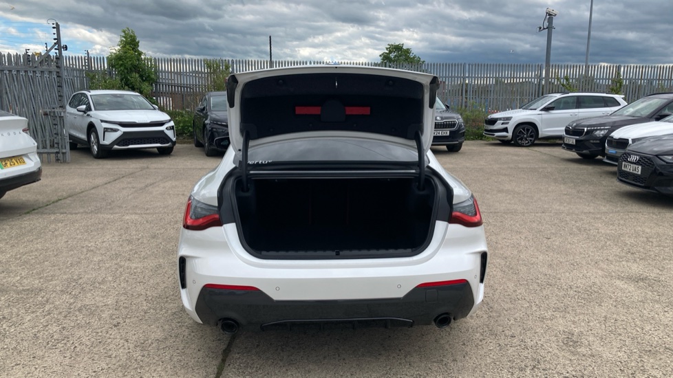 BMW 4 Series 420i xDrive M Sport 2dr Step Auto Petrol Coupe - Image 4