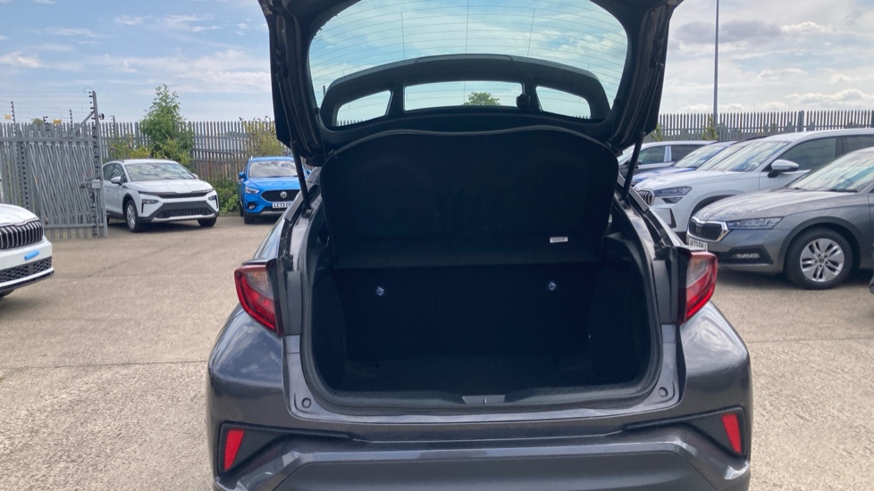 Toyota C-HR 1.8 Hybrid Icon 5dr CVT Hybrid Hatchback - Image 4