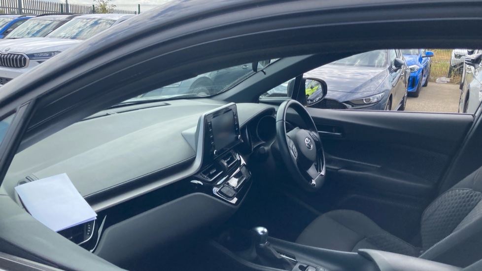 Toyota C-HR 1.8 Hybrid Icon 5dr CVT Hybrid Hatchback - Image 9