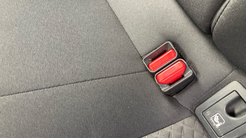Toyota C-HR 1.8 Hybrid Icon 5dr CVT Hybrid Hatchback - Image 17