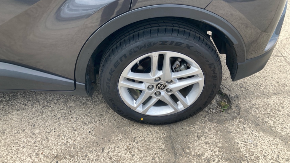 Toyota C-HR 1.8 Hybrid Icon 5dr CVT Hybrid Hatchback - Image 23