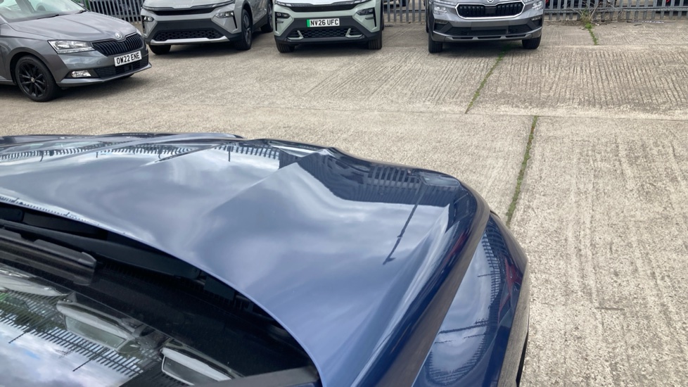 BMW iX 240kW xDrive40 Sport Edition 76.6kWh 5dr Auto Electric Estate - Image 8