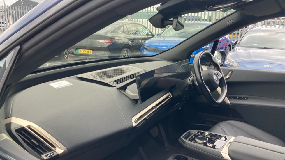 BMW iX 240kW xDrive40 Sport Edition 76.6kWh 5dr Auto Electric Estate - Image 9