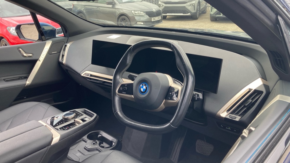 BMW iX 240kW xDrive40 Sport Edition 76.6kWh 5dr Auto Electric Estate - Image 11
