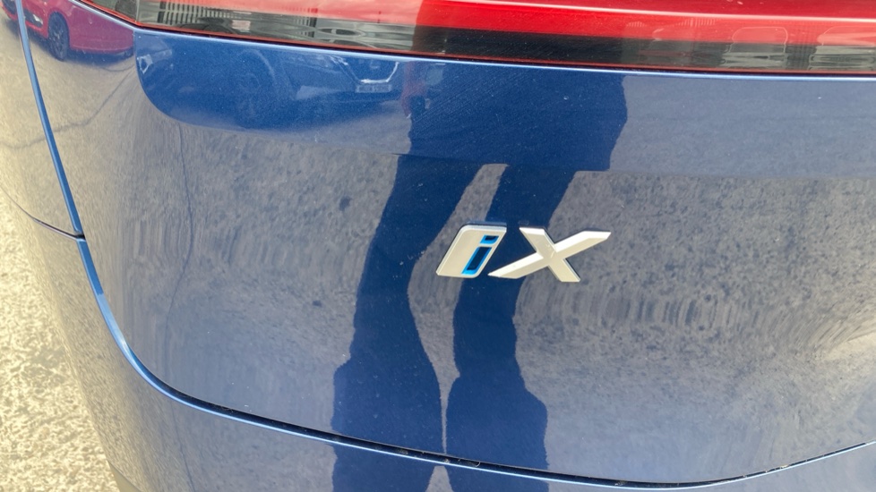 BMW iX 240kW xDrive40 Sport Edition 76.6kWh 5dr Auto Electric Estate - Image 24