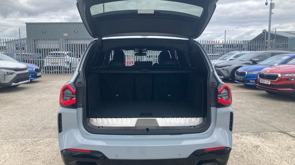 BMW X3 xDrive 30e M Sport 5dr Auto Estate - Image 4