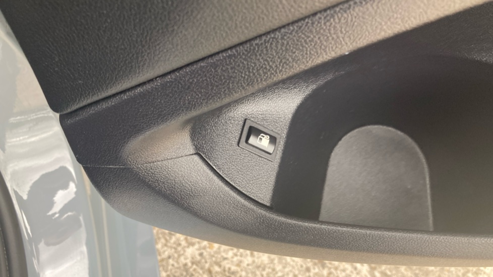 BMW X3 xDrive 30e M Sport 5dr Auto Estate - Image 36