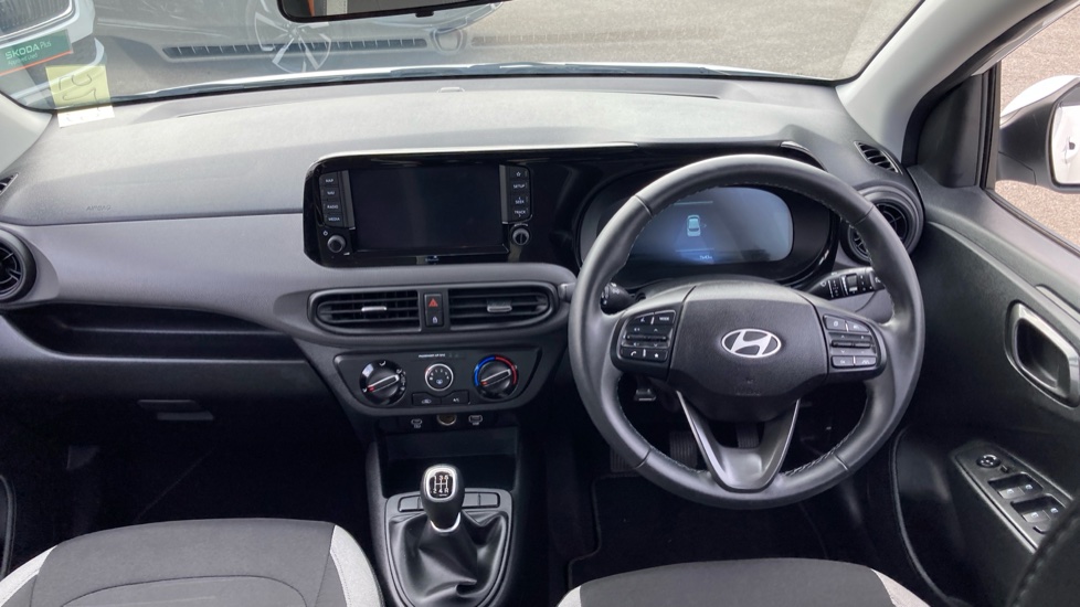 Hyundai i10 1.0 [63] Advance 5dr [Nav] Petrol Hatchback - Image 10