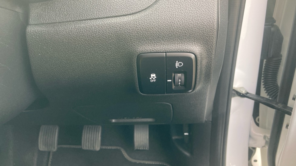 Hyundai i10 1.0 [63] Advance 5dr [Nav] Petrol Hatchback - Image 25