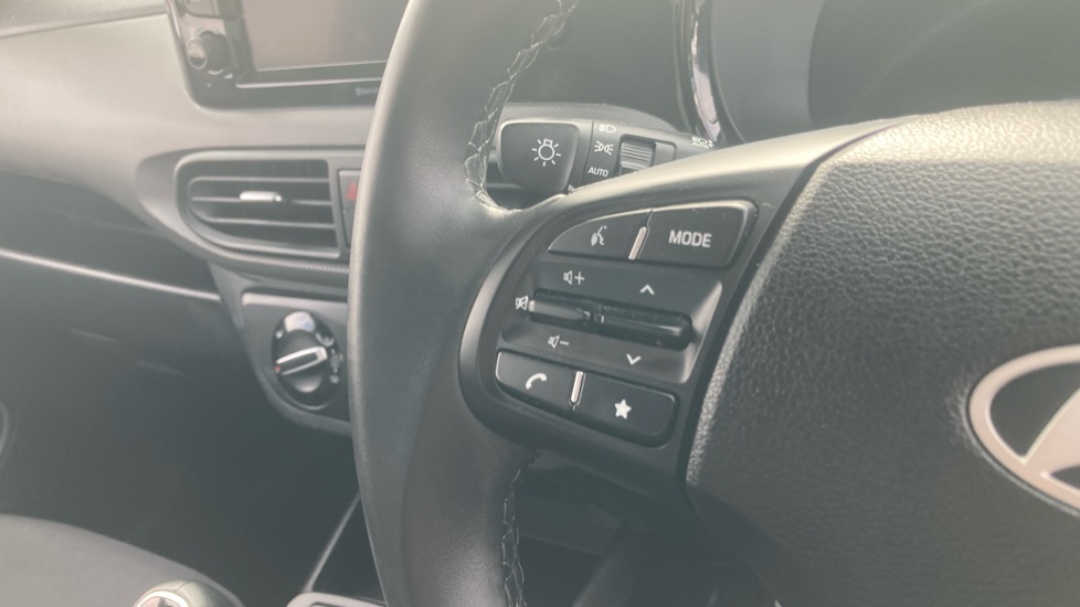 Hyundai i10 1.0 [63] Advance 5dr [Nav] Petrol Hatchback - Image 27
