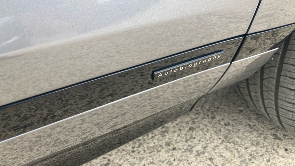 Land Rover Range Rover Evoque 2.0 D200 Autobiography 5dr Auto [Revised] Diesel Hatchback - Image 25