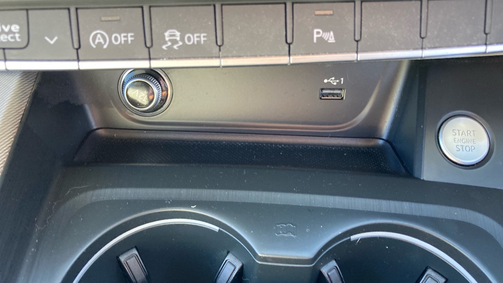Audi A4 35 TFSI Sport 5dr Petrol Estate - Image 31