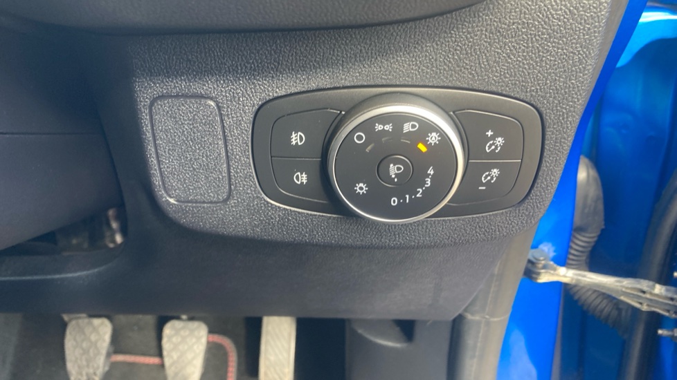 Ford Puma 1.0 EcoBoost Hybrid mHEV ST-Line X 5dr Petrol Hatchback - Image 27