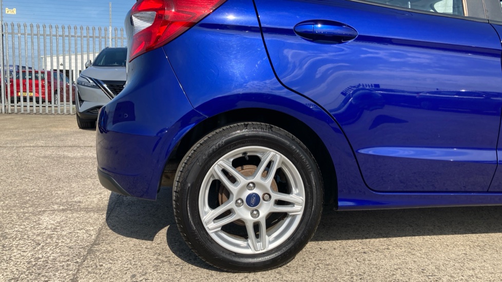 Ford KA+ 1.2 85 Zetec 5dr Petrol Hatchback - Image 7