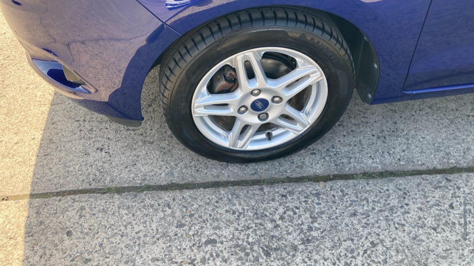 Ford KA+ 1.2 85 Zetec 5dr Petrol Hatchback - Image 22