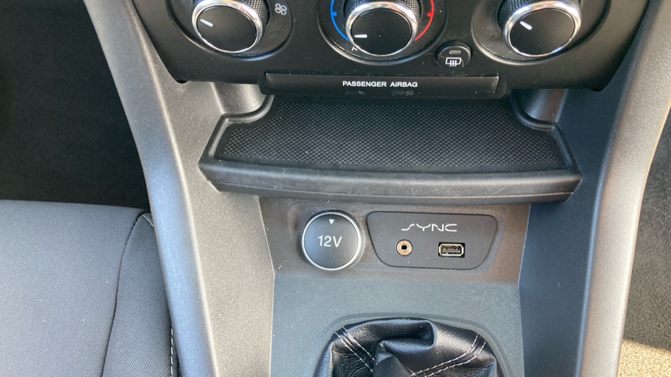 Ford KA+ 1.2 85 Zetec 5dr Petrol Hatchback - Image 31