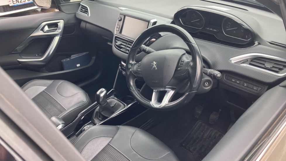 Peugeot 2008 1.2 PureTech 110 Allure 5dr Petrol Estate - Image 11