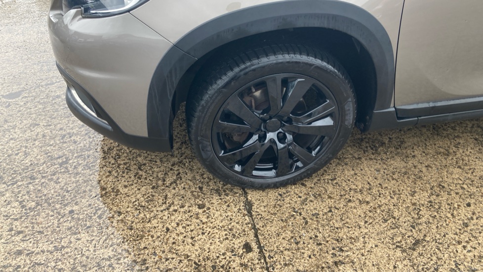 Peugeot 2008 1.2 PureTech 110 Allure 5dr Petrol Estate - Image 22