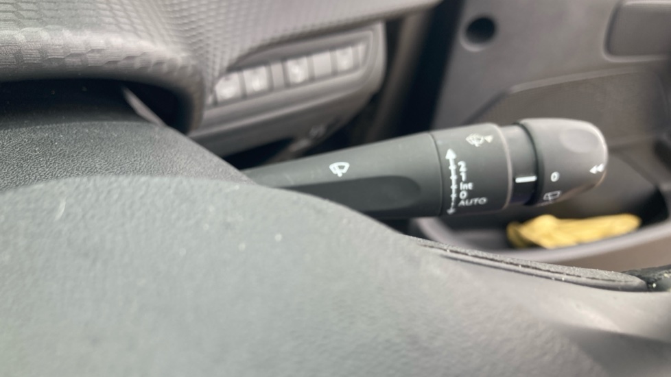 Peugeot 2008 1.2 PureTech 110 Allure 5dr Petrol Estate - Image 30