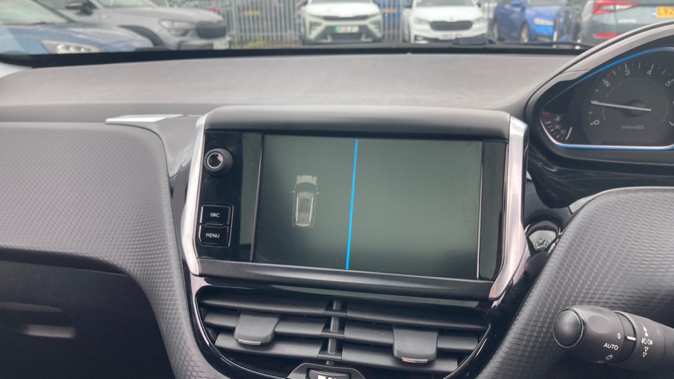 Peugeot 2008 1.2 PureTech 110 Allure 5dr Petrol Estate - Image 38