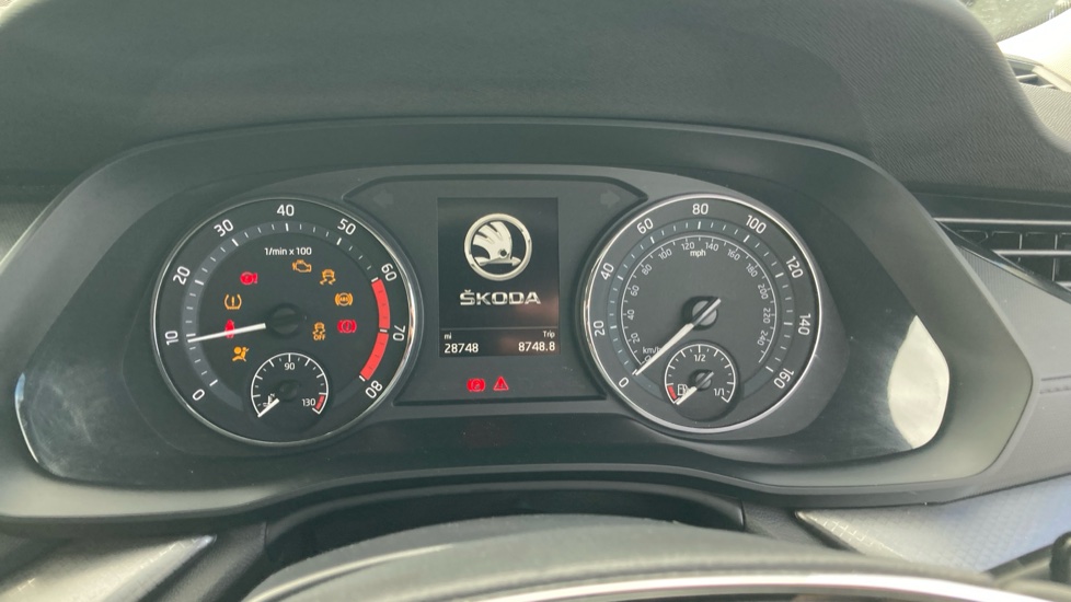 Skoda Octavia 1.0 TSI SE 5dr Petrol Estate - Image 11