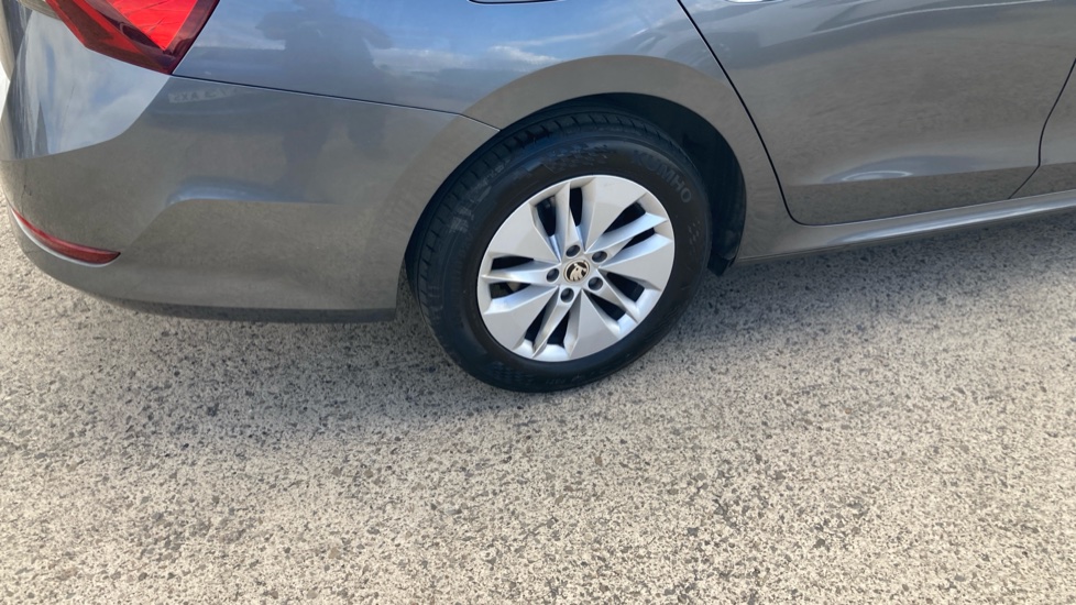 Skoda Octavia 1.0 TSI SE 5dr Petrol Estate - Image 21