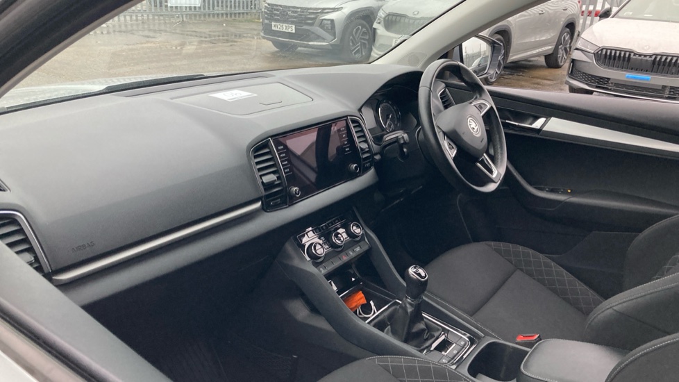 Skoda Karoq 1.6 TDI SE 5dr Diesel Estate - Image 2