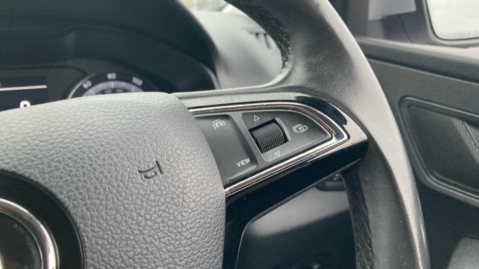 Skoda Karoq 1.6 TDI SE 5dr Diesel Estate - Image 18