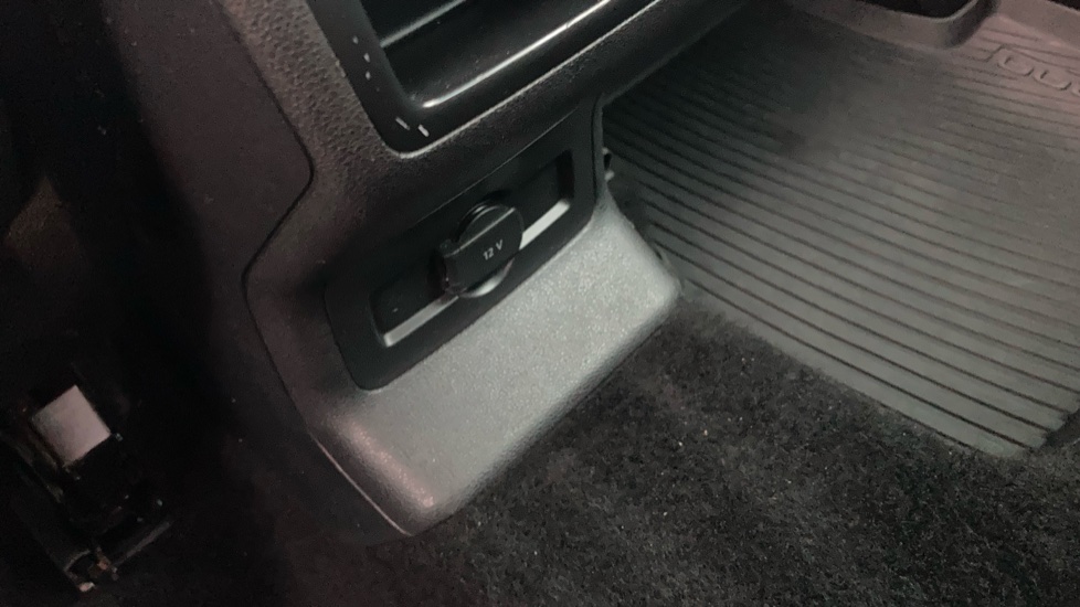 Skoda Karoq 1.6 TDI SE 5dr Diesel Estate - Image 44