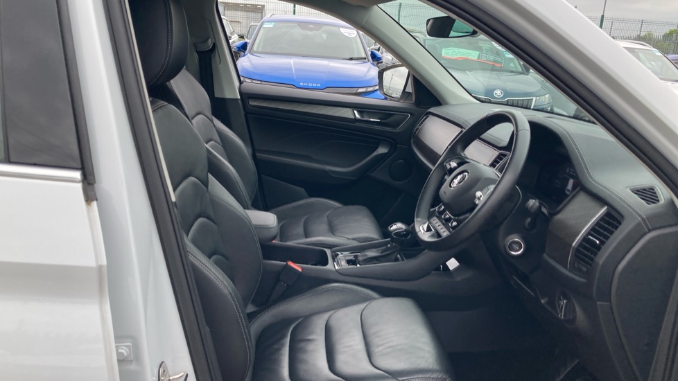 Skoda Kodiaq 1.5 TSI SE L Executive 5dr DSG [7 Seat] Petrol Estate - Image 15