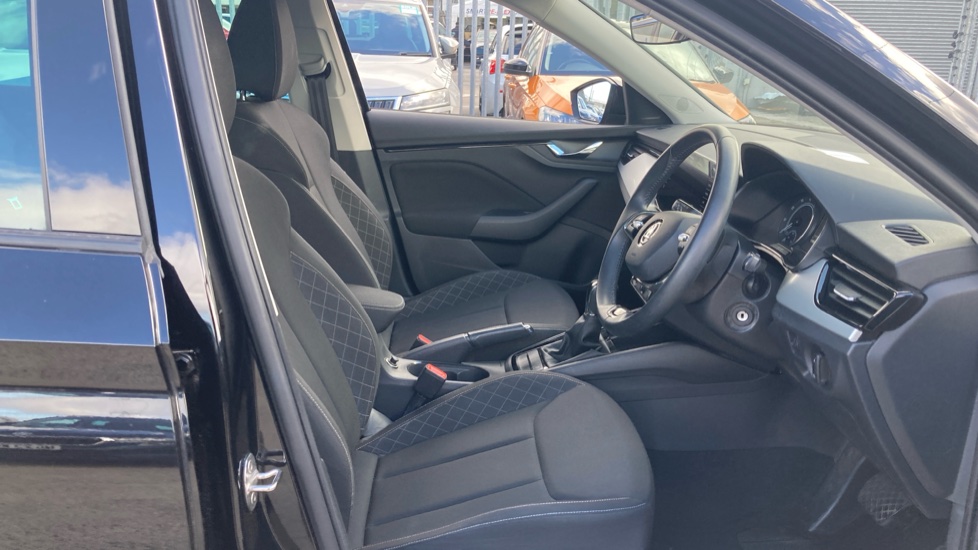 Skoda Kamiq 1.5 TSI SE Drive 5dr DSG Petrol Hatchback - Image 15