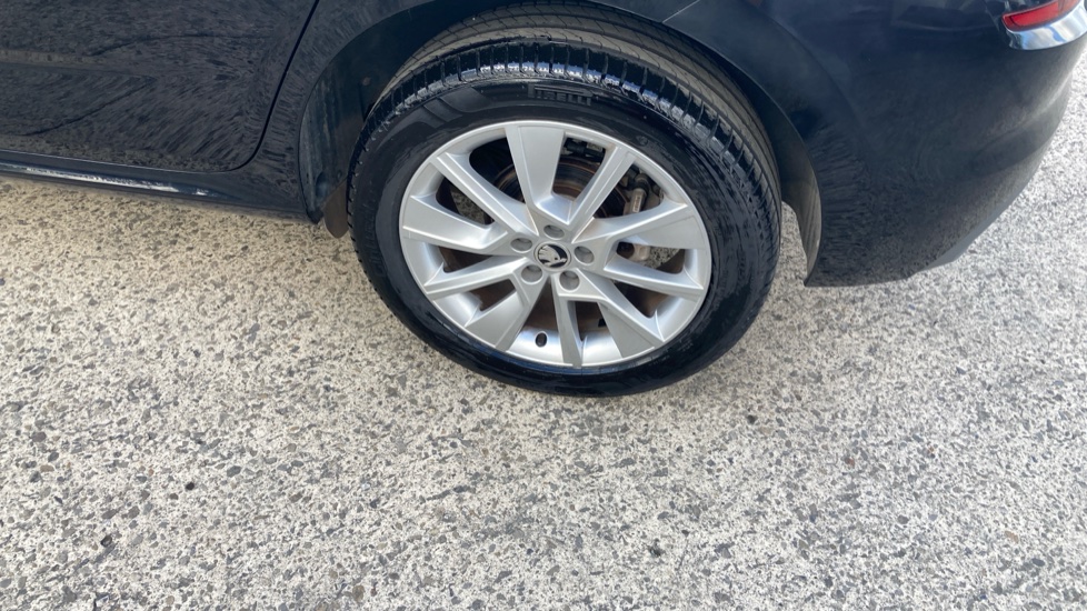 Skoda Kamiq 1.5 TSI SE Drive 5dr DSG Petrol Hatchback - Image 22