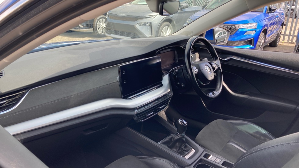 Skoda Octavia 1.5 TSI SE L 5dr Petrol Hatchback - Image 2