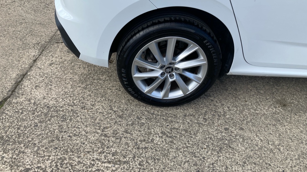 Skoda Kamiq 1.0 TSI 95 SE Edition 5dr Petrol Hatchback - Image 21