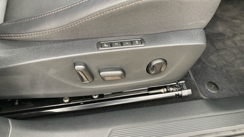 Skoda Enyaq 210kW 85 Edition 82kWh 5dr Auto Electric Estate - Image 29
