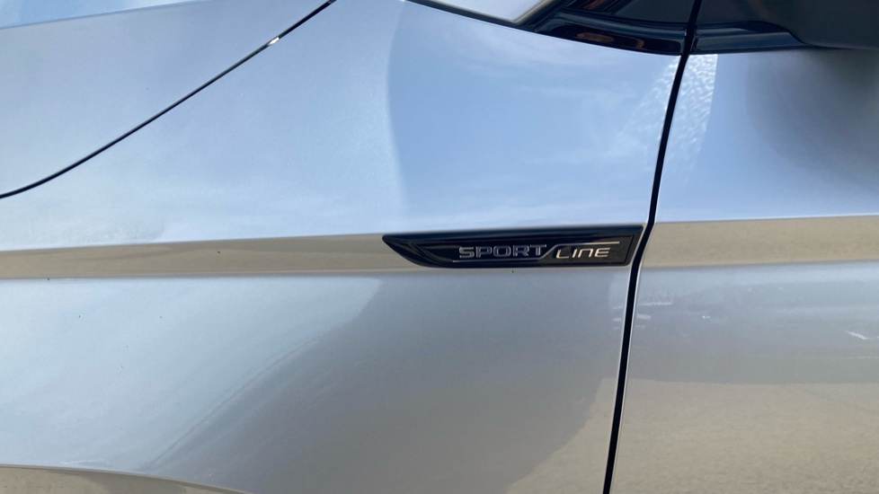 Skoda Karoq 1.5 TSI Sportline Edition 5dr DSG Petrol Estate - Image 24