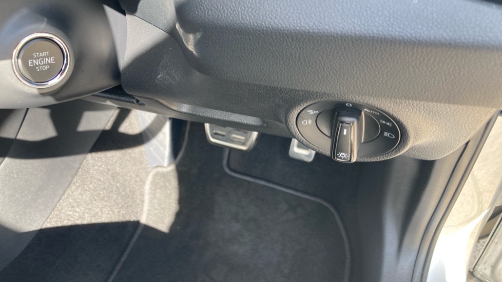 Skoda Karoq 1.5 TSI Sportline Edition 5dr DSG Petrol Estate - Image 30