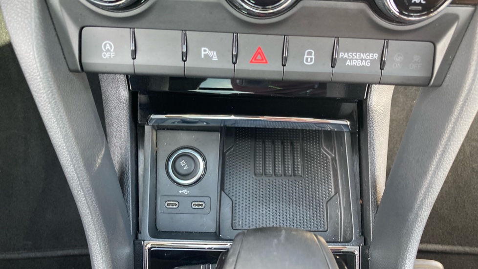 Skoda Karoq 1.5 TSI Sportline Edition 5dr DSG Petrol Estate - Image 33