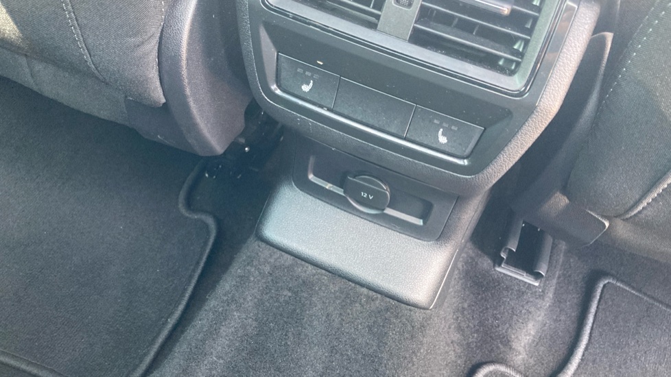 Skoda Karoq 1.5 TSI Sportline Edition 5dr DSG Petrol Estate - Image 40