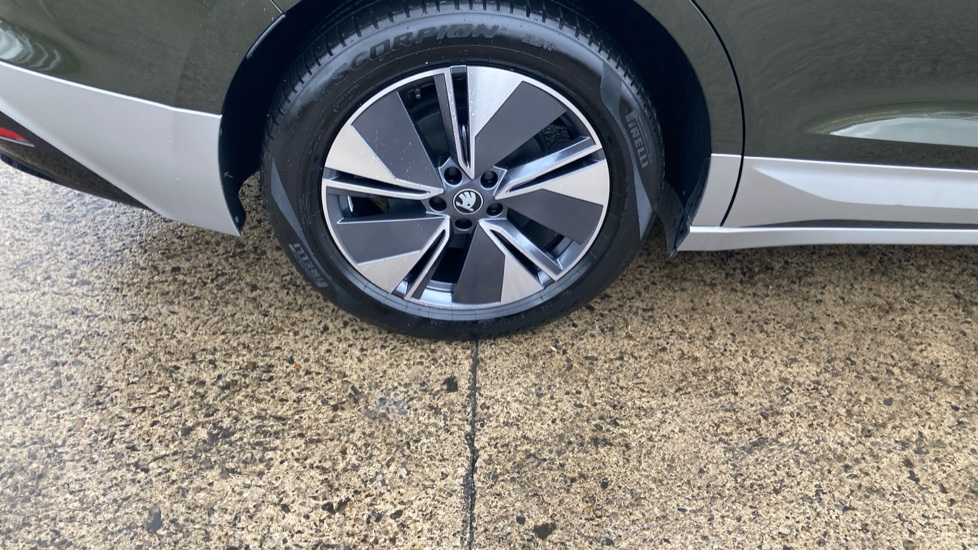 Skoda Enyaq 210kW 85 Edition 82kWh 5dr Auto Electric Estate - Image 21