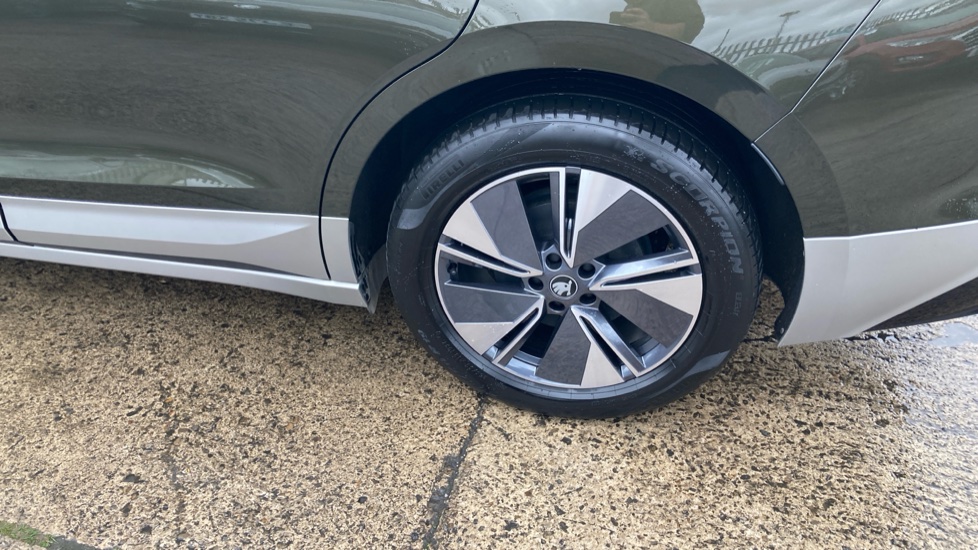 Skoda Enyaq 210kW 85 Edition 82kWh 5dr Auto Electric Estate - Image 22