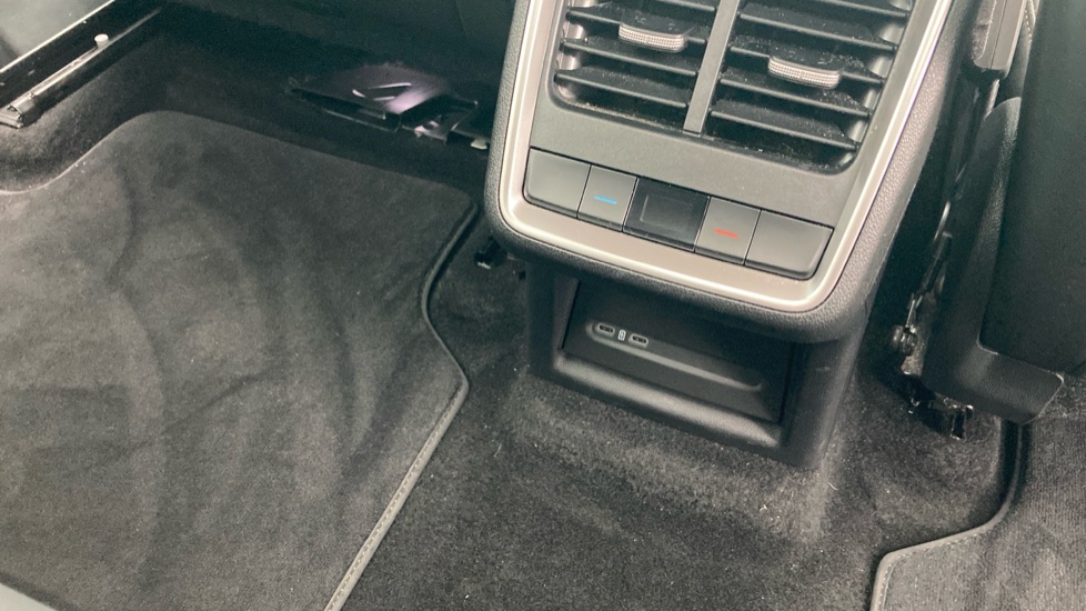 Skoda Enyaq 210kW 85 Edition 82kWh 5dr Auto Electric Estate - Image 38