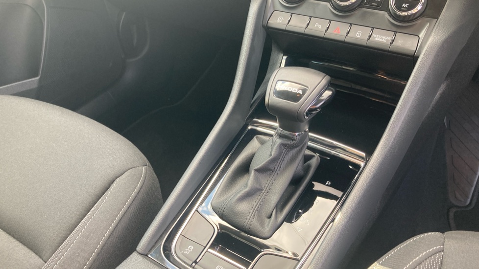 Skoda Karoq 1.5 TSI SE Edition 5dr DSG Petrol Estate - Image 14