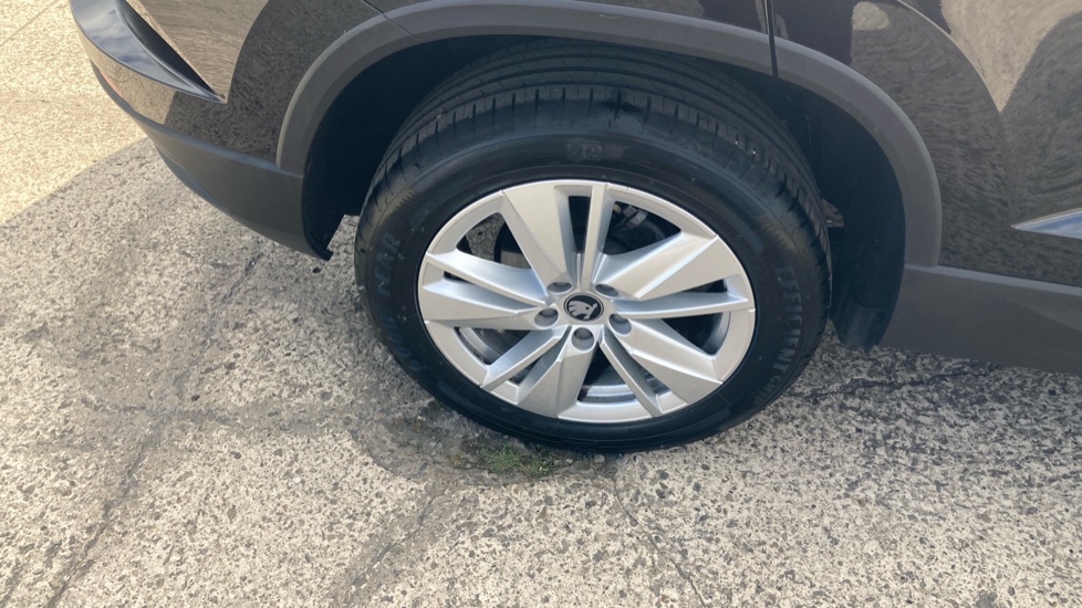 Skoda Karoq 1.5 TSI SE Edition 5dr DSG Petrol Estate - Image 21